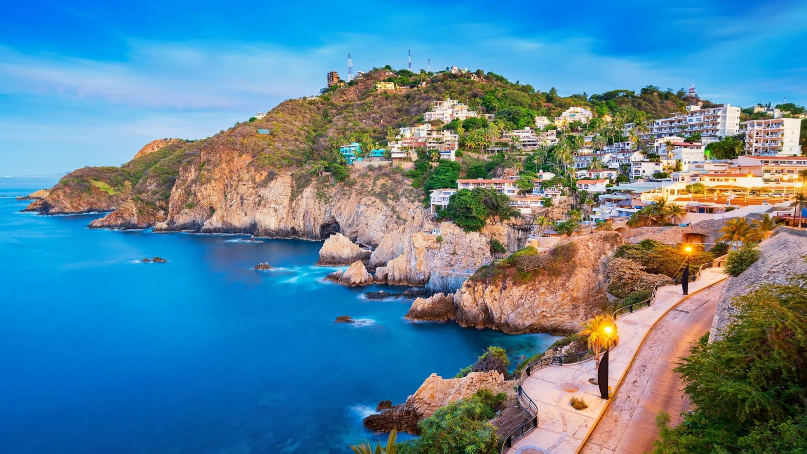 Get weed in Acapulco - scenic beaches and travel guide for cannabis enthusiasts