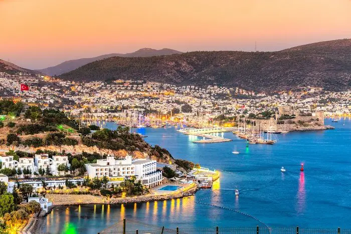 How to find weed in Bodrum - cannabis travel guide header for tourists in Turkey