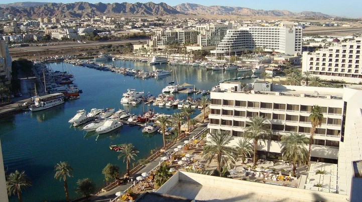 How to find weed in Eilat - cannabis travel guide header image showing Eilat's scenic Red Sea views