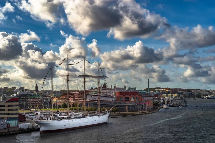Get weed in Gothenburg - scenic harbor city guide header