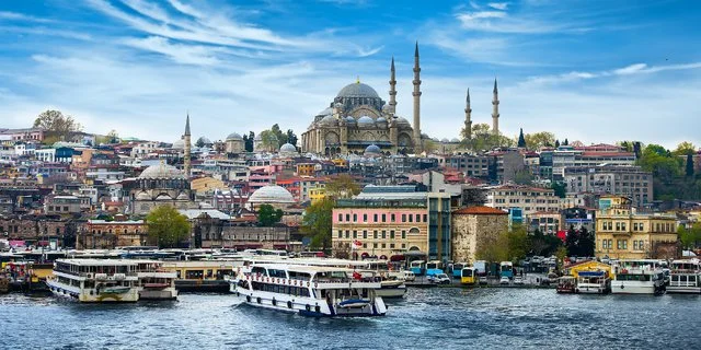 Get weed in Istanbul - cannabis travel guide header image showing Istanbul skyline with subtle cannabis elements