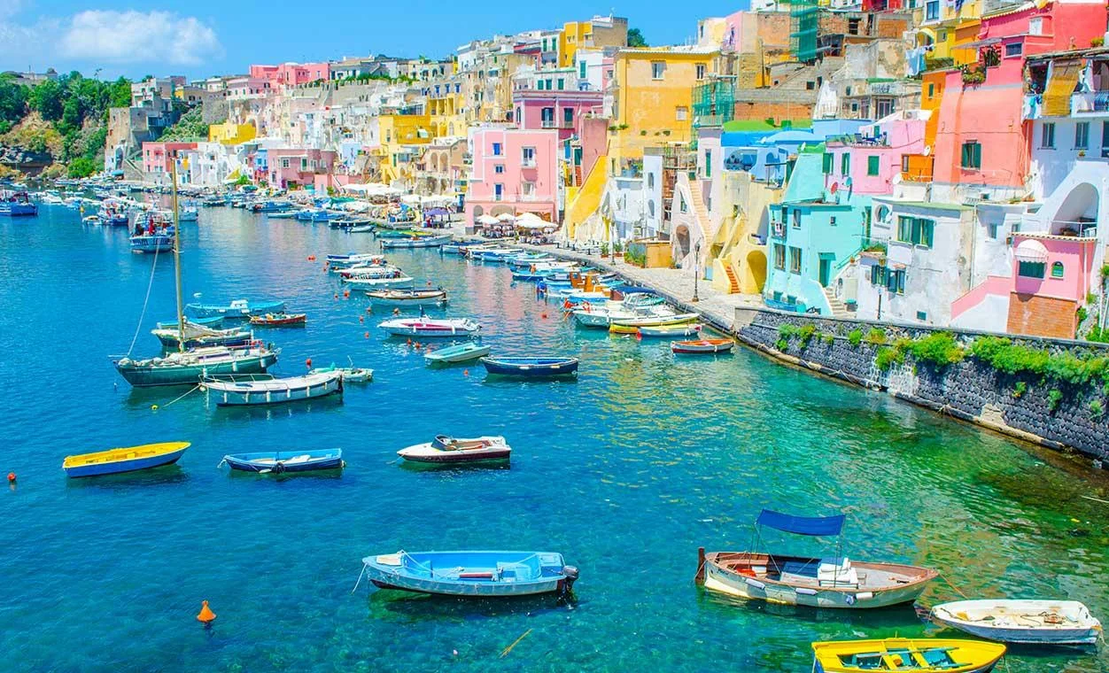 How to get weed in Naples - cannabis travel guide header image