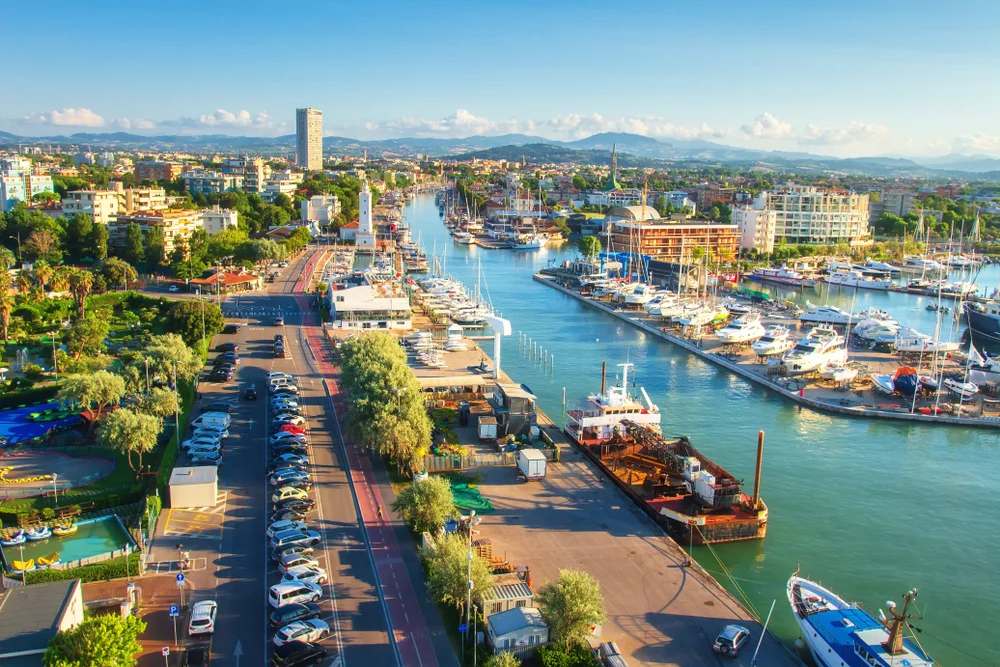 Rimini's iconic beach and vibrant atmosphere - your guide to getting weed in Rimini