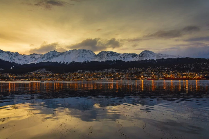 How to get weed in Ushuaia - scenic Patagonia travel guide header